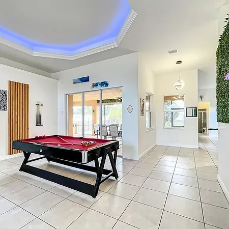 Discover Your Oasis: Tropical Haven In Central Psl